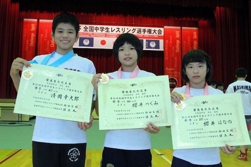 清岡幸大郎選手、桜井つぐみ選手、桜井はなの選手