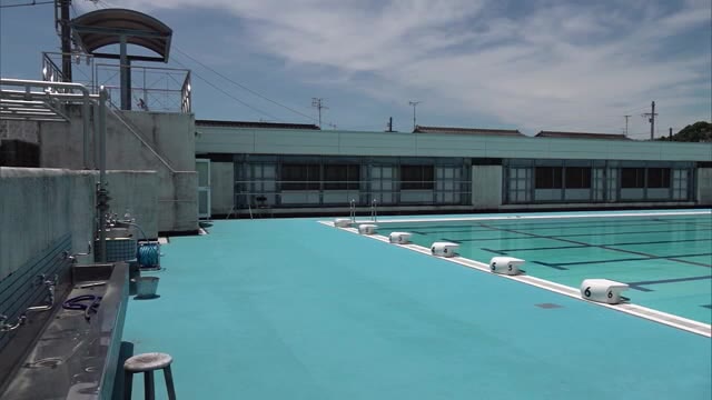 Empowering Educators: Hands-On Training for Elementary School Teachers in Kochi – AED Operation and Beyond